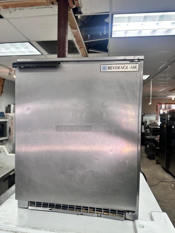 Excellent Beverage-Air  20"  Undercounter Refrigerator w/ (1) Sections & (1) Door, 115v Tested and Working! - Image 3 of 9
