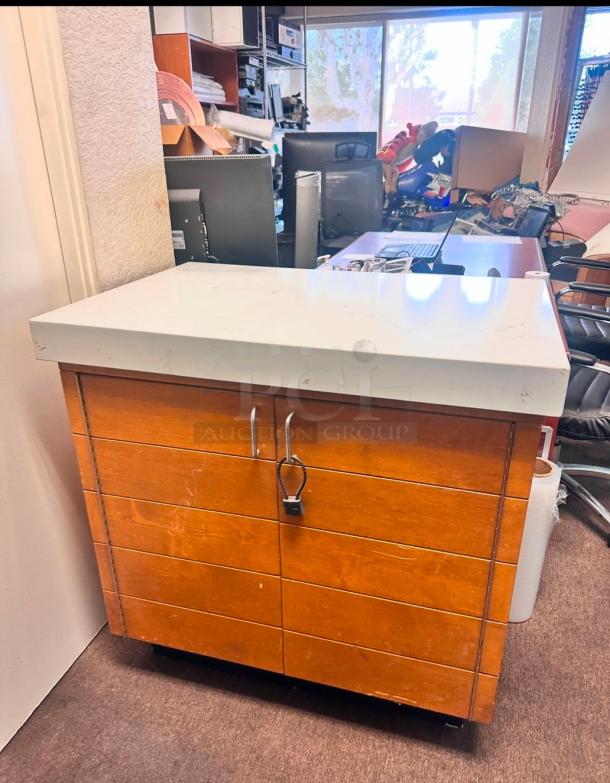 Wooden Host Station With Marble Top 36x24x36 - Image 5 of 9