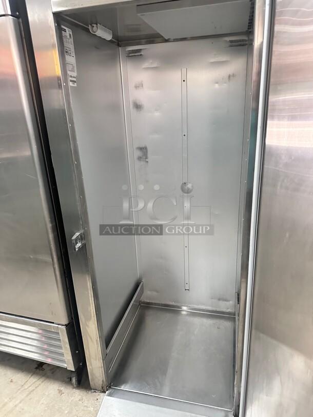 Excellent Traulsen 36" Solid Door Roll-In Refrigerator 115 Volt Tested and Working! - Image 6 of 6