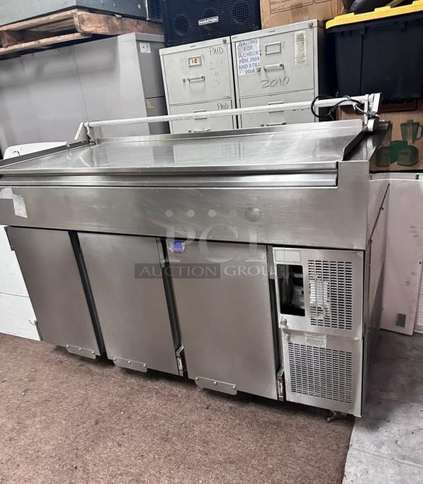 Excellent Randell Commercial 72" Refrigerated Pizza Table 115 Volt Tested and Working! - Image 3 of 10
