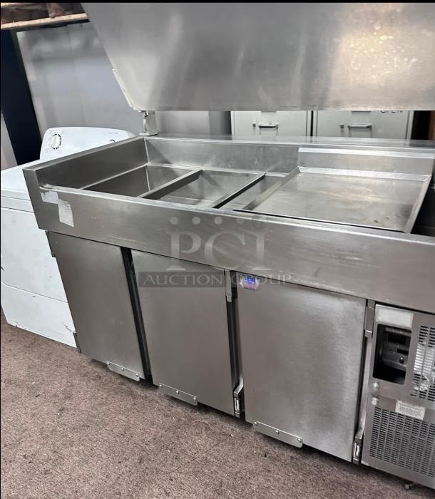 Excellent Randell Commercial 72" Refrigerated Pizza Table 115 Volt Tested and Working! - Image 6 of 10