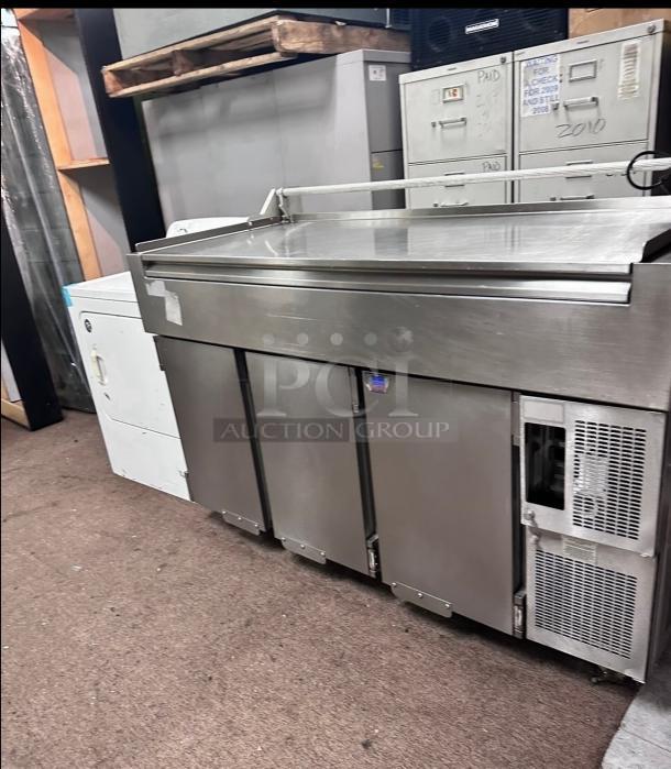 Excellent Randell Commercial 72" Refrigerated Pizza Table 115 Volt Tested and Working! - Image 8 of 10