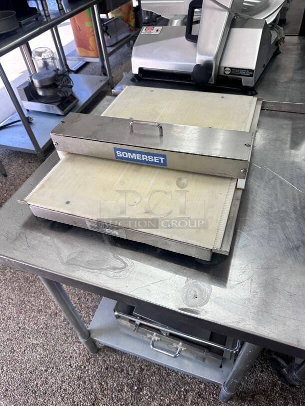 Excellent Somerset  Dough Docking Station Prevents Dough Bubbling Great For Pizza - Image 2 of 8