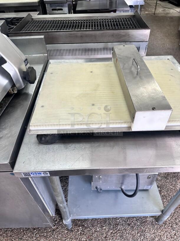 Excellent Somerset  Dough Docking Station Prevents Dough Bubbling Great For Pizza - Image 7 of 8