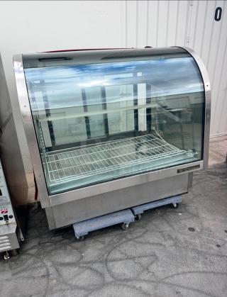 Excellent True 48" Refrigerated Deli Case w/ Curved Glass - (3) Levels, White, 115v Tested and Working!