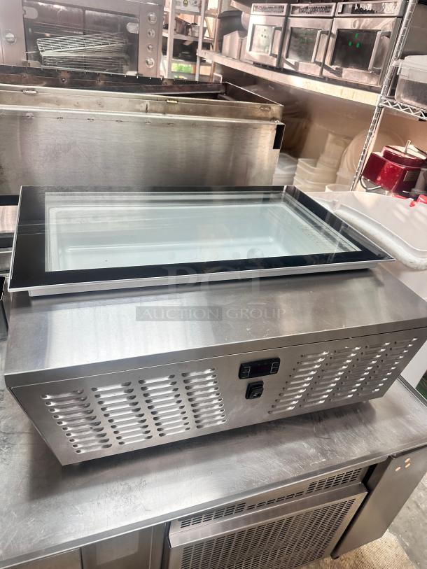 Excellent Counter Top 32" Display Ice Cream Freezer 115volt Tested and Working! - Image 3 of 7