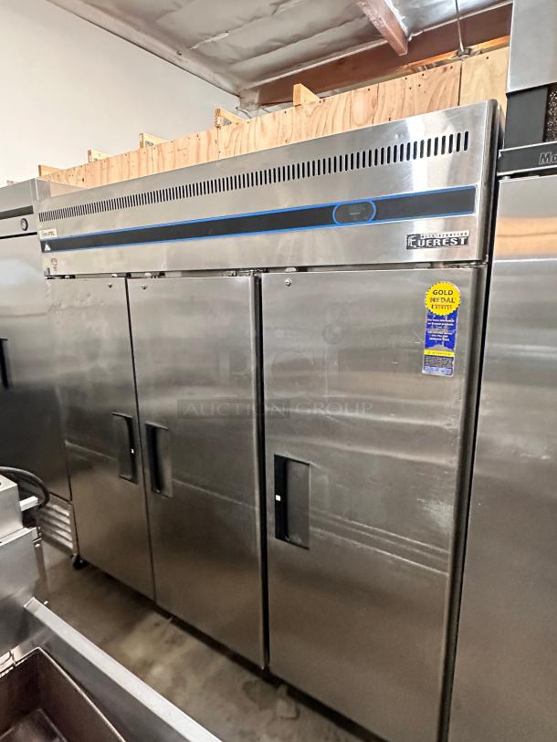 Excellent Everest  ESR3 74" Three Door Reach In Refrigerator 115v Tested and Working! - Image 1 of 6