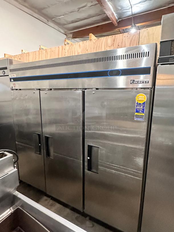 Excellent Everest  ESR3 74" Three Door Reach In Refrigerator 115v Tested and Working! - Image 2 of 6