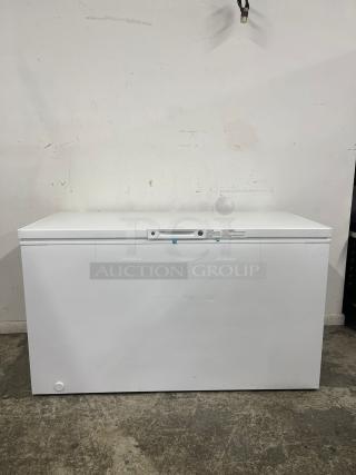 MAGIC CHEF 8.7 cu. ft. Manual Defrost Chest Freezer in White - Item #1165616