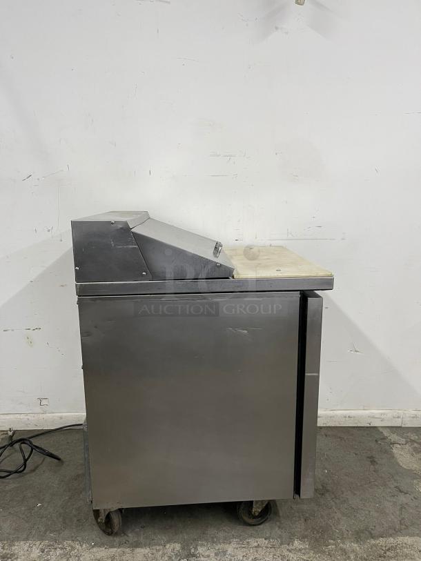 TRUE 1 Right Hinged Door Refrigerated Sandwich Prep Table - Image 4 of 5