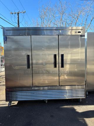 BRAND NEW DUKERS D83R COMMERCIAL 3 DOOR REACH IN REFRIGERATOR !!
