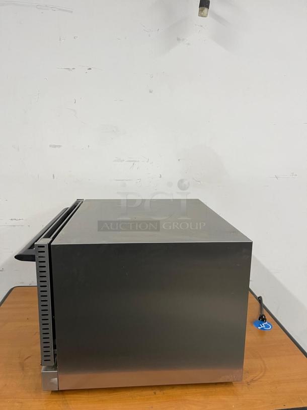 WINCO  Half-Size Countertop Convection Oven, 120v - Image 4 of 5