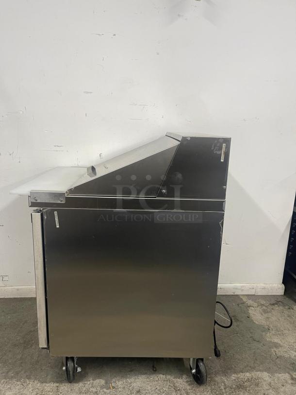 BRAND NEW DUKERS DSP29 1-Door Commercial Food Prep Table Refrigerator in Stainless Steel - Image 3 of 5