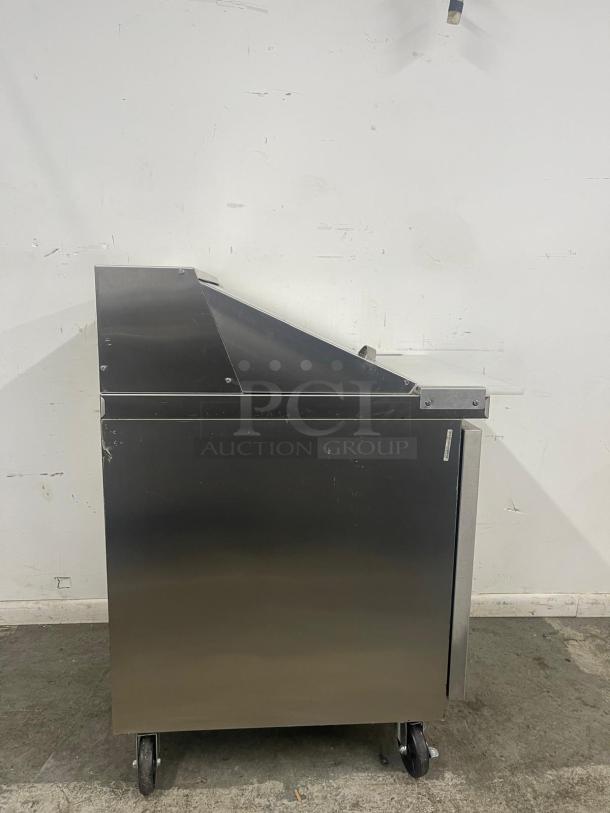 BRAND NEW DUKERS DSP29 1-Door Commercial Food Prep Table Refrigerator in Stainless Steel - Image 4 of 5