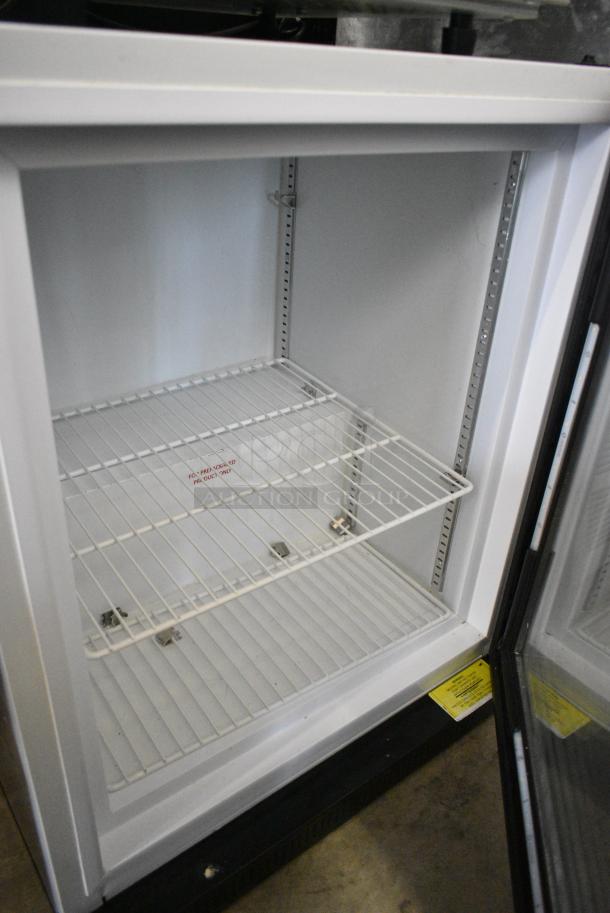 Master-Bilt MBCTM4 Metal Mini Cooler Merchandiser. 115 Volts, 1 Phase.  Tested and Working! - Image 3 of 5