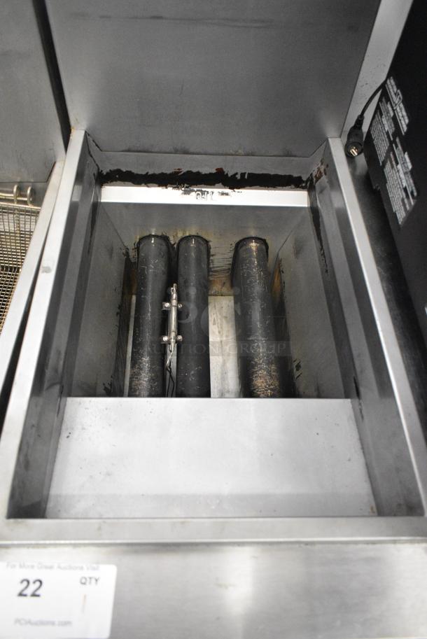 Vulcan 1VEG35M-1 Stainless Steel Commercial Floor Style Natural Gas Powered Deep Fat Fryer w/ 2 Metal Fry Baskets. 70,000 BTU. - Image 4 of 6