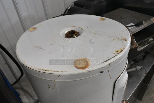 General Electric GE10P06SAG Metal Water Heater. - Image 4 of 5