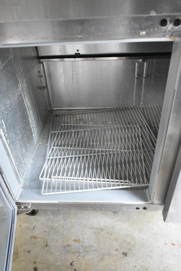 Continental PA68N Stainless Steel Commercial Pizza Prep Table w/ Oversized Cutting Board on Commercial Casters. 115 Volts, 1 Phase. Tested and Working! - Image 7 of 11