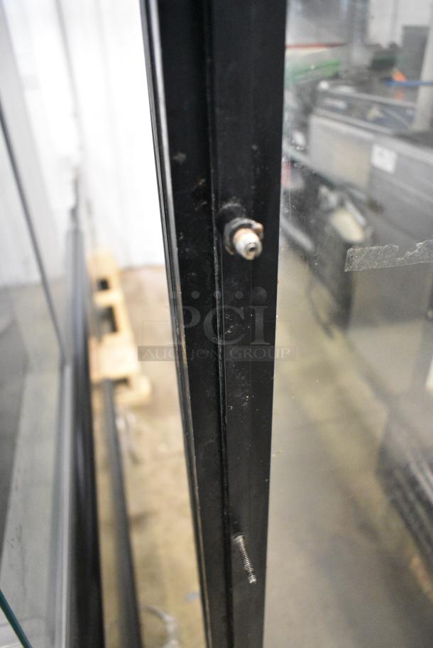 True GDM-23 ENERGY STAR Metal Commercial Single Door Reach In Cooler Merchandiser. 115 Volts, 1 Phase. Tested and Powers On But Does Not Get Cold - Image 4 of 5