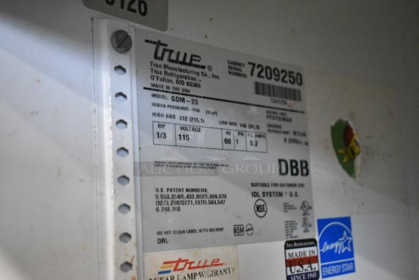 True GDM-23 ENERGY STAR Metal Commercial Single Door Reach In Cooler Merchandiser. 115 Volts, 1 Phase. Tested and Powers On But Does Not Get Cold - Image 5 of 5