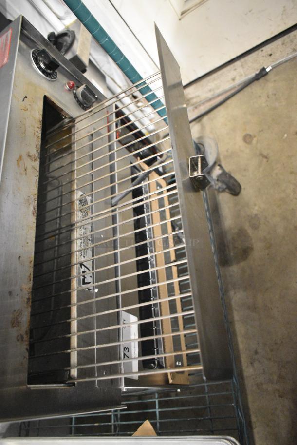 Wisco 560 Stainless Steel Countertop Electric Pizza Oven. 120 Volts, 1 Phase. Tested and Working! - Image 4 of 7