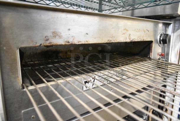 Wisco 560 Stainless Steel Countertop Electric Pizza Oven. 120 Volts, 1 Phase. Tested and Working! - Image 5 of 7