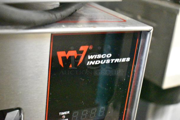 Wisco 561 Stainless Steel Countertop Electric Pizza Oven. 120 Volts, 1 Phase. Tested and Working! - Image 2 of 7