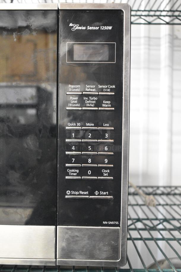 Panasonic Countertop Microwave Oven. 115 Volts, 1 Phase. - Image 3 of 9