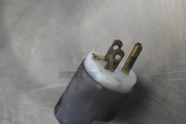 CresCor H137UA12C Metal Commercial Heated Holding Cabinet on Commercial Casters. 125 Volts, 1 Phase. Tested and Working! - Image 8 of 9