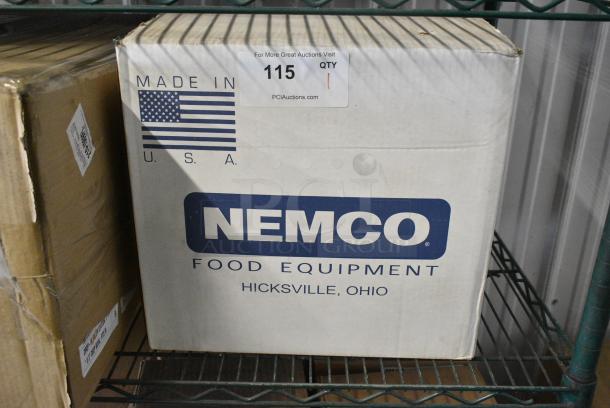 BRAND NEW IN BOX! 2022 Nemco 6103A Stainless Steel Commercial Countertop Soup Kettle Food Warmer. 120 Volts, 1 Phase. Tested and Working! - Image 2 of 7