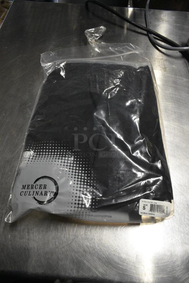 BRAND NEW! Box of Mercer Culinary Small Carago Pant - Image 1 of 5