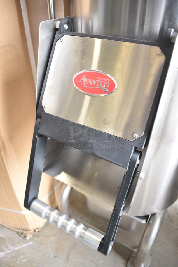 BRAND NEW SCRATCH AND DENT! Avantco 177PPF40 Stainless Steel Commercial Potato Peeler. 120 Volts, 1 Phase. Tested and Does Not Power On - Image 6 of 9