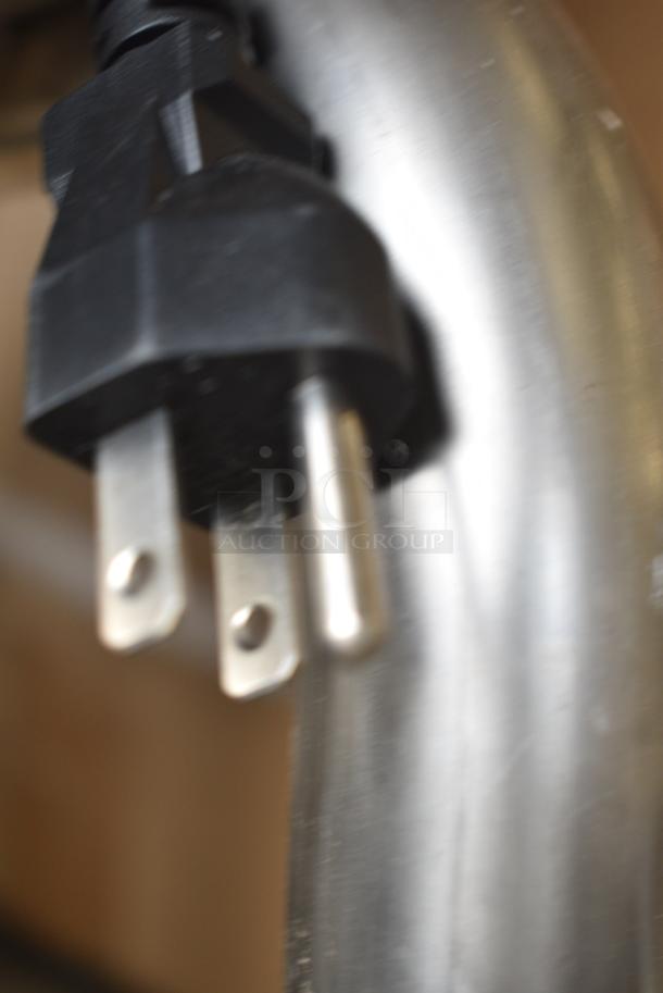 BRAND NEW SCRATCH AND DENT! Avantco 177PPF40 Stainless Steel Commercial Potato Peeler. 120 Volts, 1 Phase. Tested and Does Not Power On - Image 9 of 9