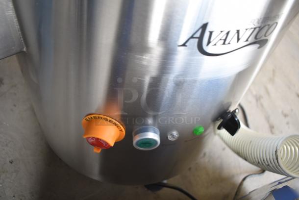 BRAND NEW SCRATCH AND DENT! Avantco 177PPC22 Stainless Steel Commercial Potato Peeler. 120 Volts, 1 Phase. Tested and Working! - Image 7 of 8