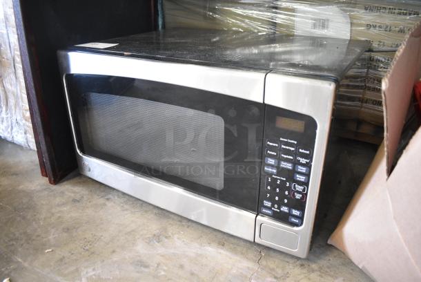General Electric GE JES2051SN4SS Microwave Oven. 120 Volts, 1 Phase. - Image 3 of 6