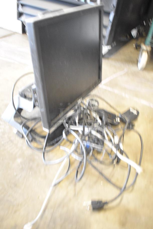 Dell 1707FPt 17" Computer Monitor. - Image 2 of 4