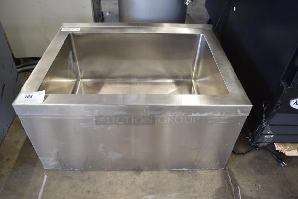 BRAND NEW SCRATCH AND DENT! Steelton 522MS202812 28" x 20" x 12" 16 Gauge 304 Stainless Steel One Compartment Floor Mop Sink - Image 1 of 4