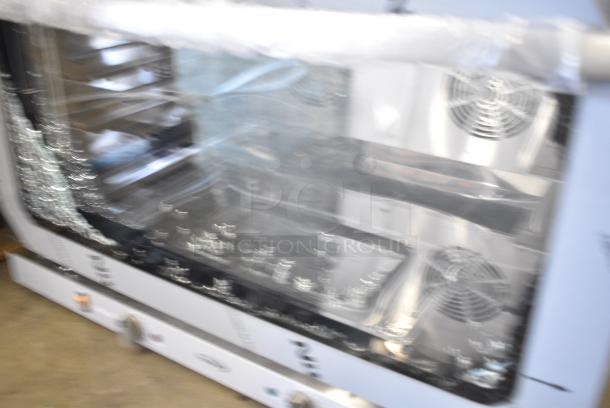 BRAND NEW SCRATCH AND DENT! 2024 KoolMore KM-CTCO-44 Stainless Steel Countertop Electric Powered Convection Oven. See Pictures for Broken Glass. 208/240 Volts, 1 Phase. - Image 4 of 8