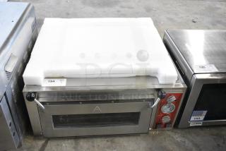 BRAND NEW SCRATCH AND DENT! Avantco 177DPO18S Stainless Steel Commercial Countertop Electric Powered Pizza Oven. 120 Volts, 1 Phase. Tested and Working!