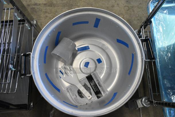 BRAND NEW SCRATCH AND DENT! Emperors Select 478EGRCB140NG Natural Gas 140 Cup (70 Cup Raw) Gas Rice Cooker / Warmer - 27,500 BTU. - Image 3 of 4