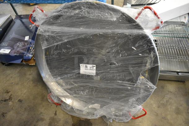 BRAND NEW SCRATCH AND DENT! 473PAELLA35C Vigor 35 1/2" Polished Carbon Steel Paella Pan - Image 2 of 3