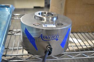 BRAND NEW SCRATCH AND DENT! 194CDIM18 Avantco Ice CDIM-18 Mini Countertop Dry Ice Machine. 120 Volts, 1 Phase.
