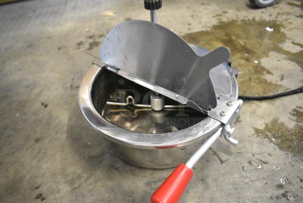 BRAND NEW SCRATCH AND DENT! Carnival King 382PM8KETTLE Replacement Kettle for PM850 8 oz. Popcorn Poppers - Image 1 of 7