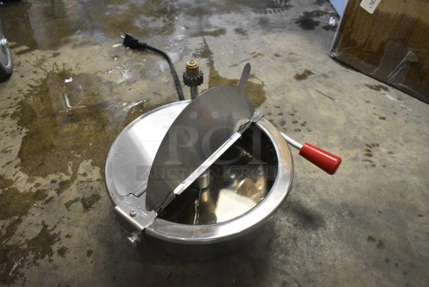 BRAND NEW SCRATCH AND DENT! Carnival King 382PM8KETTLE Replacement Kettle for PM850 8 oz. Popcorn Poppers - Image 4 of 7
