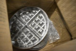 BRAND NEW SCRATCH AND DENT! 59177002 Nemco 77002 Removable 7" Grid Set with Grid Post for 7020 Series Waffle Makers