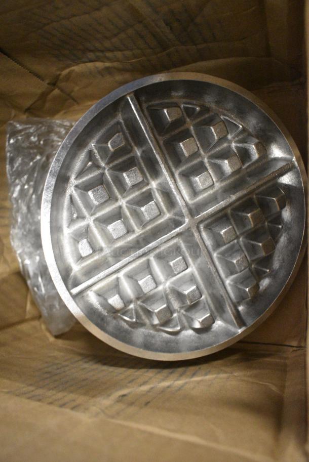 BRAND NEW SCRATCH AND DENT! 59177002 Nemco 77002 Removable 7" Grid Set with Grid Post for 7020 Series Waffle Makers - Image 3 of 5