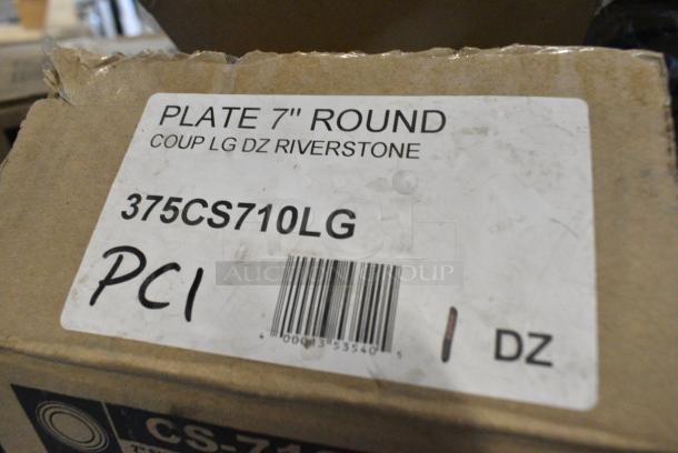2 BRAND NEW SCRATCH AND DENT! Boxes of 12 GET Enterprises CS-710-LG Riverstone 7" Light Gray Irregular Round Matte Melamine Coupe Plate. 2 Times Your Bid! - Image 5 of 5
