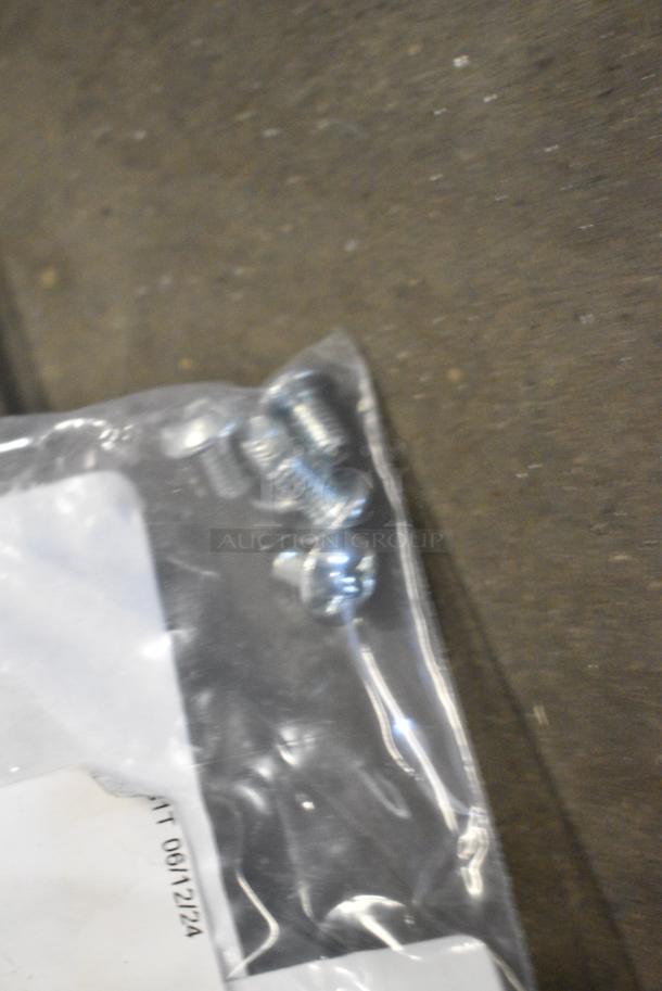 BRAND NEW SCRATCH AND DENT! Garland / US Range CKG01042-1 Element Lower 208V, 4.1Kw Kit - Image 4 of 5