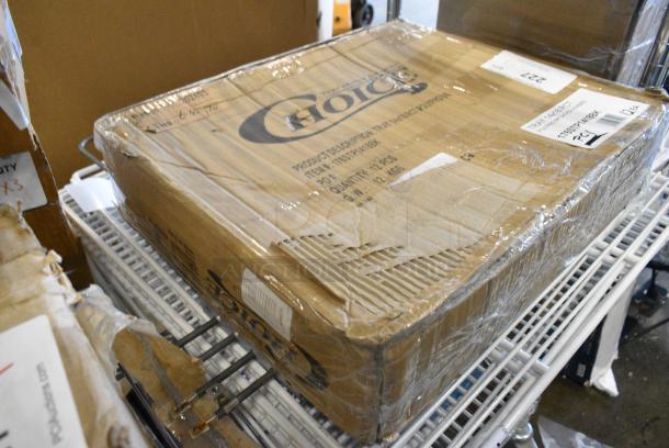 BRAND NEW SCRATCH AND DENT! Box of 12 176STP1418BK Choice 14" x 18" Black Rectangle Non-Skid Serving Tray - Image 2 of 4