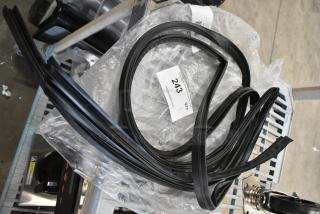 BRAND NEW SCRATCH AND DENT! 2702940 Continental Refrigerator 2-940 Gasket 478EGRCB140NG